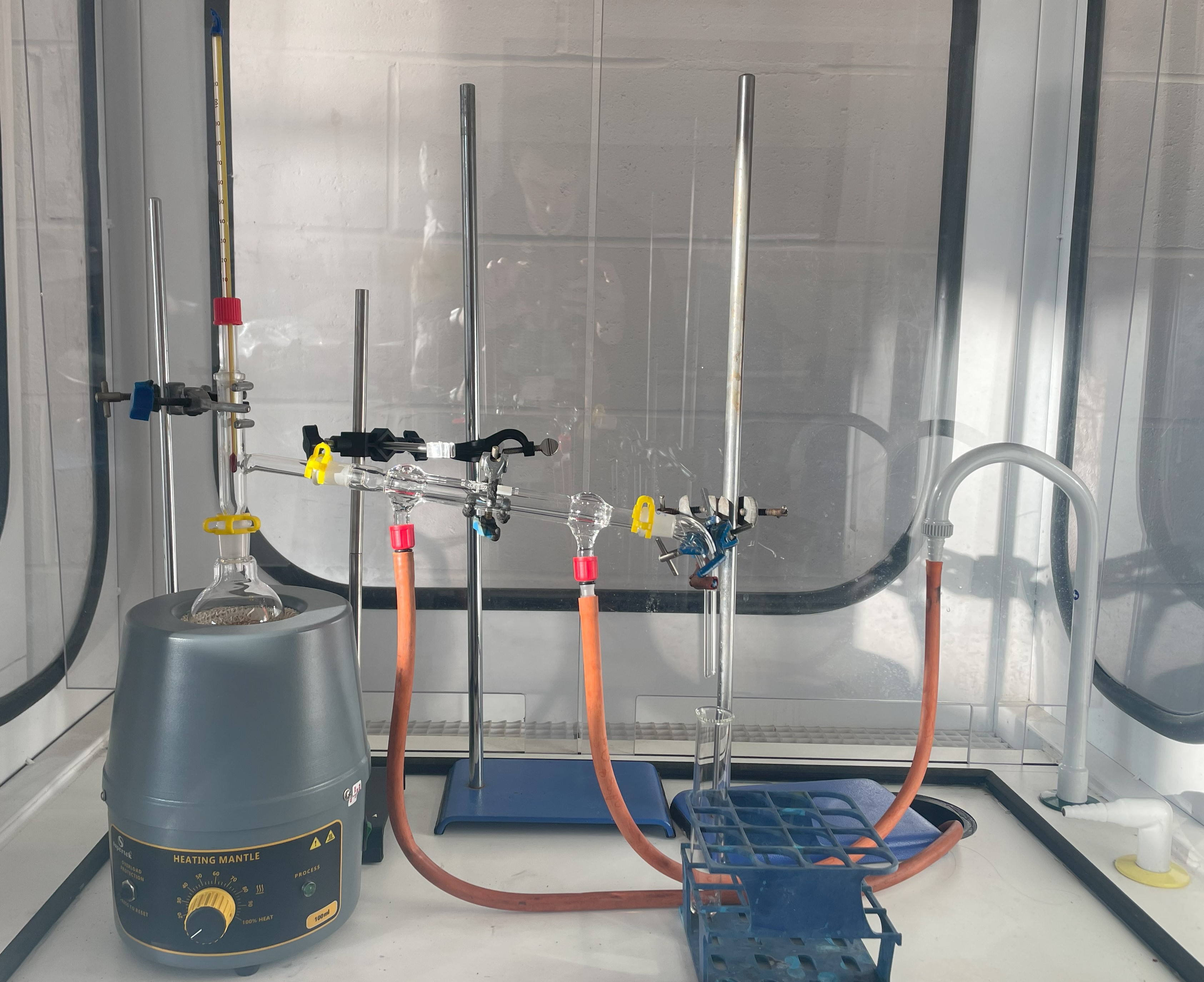 photograph showing simple distillation setup